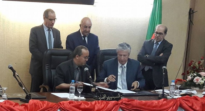Signature d'une Convention CCIMezghena-ALGEX sous le haut patronage de Son Excellence Monsieur le Ministre du Commerce hier matin (22/04/2017).